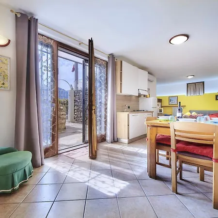 B&b-foresteria Casa Della Musica Oda ve Kahvaltı